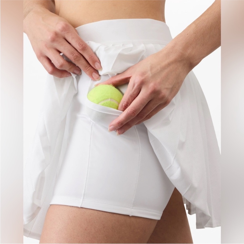 Athleta Match Point Pleated Skort in White SZ M NWT - Picture 3 of 6